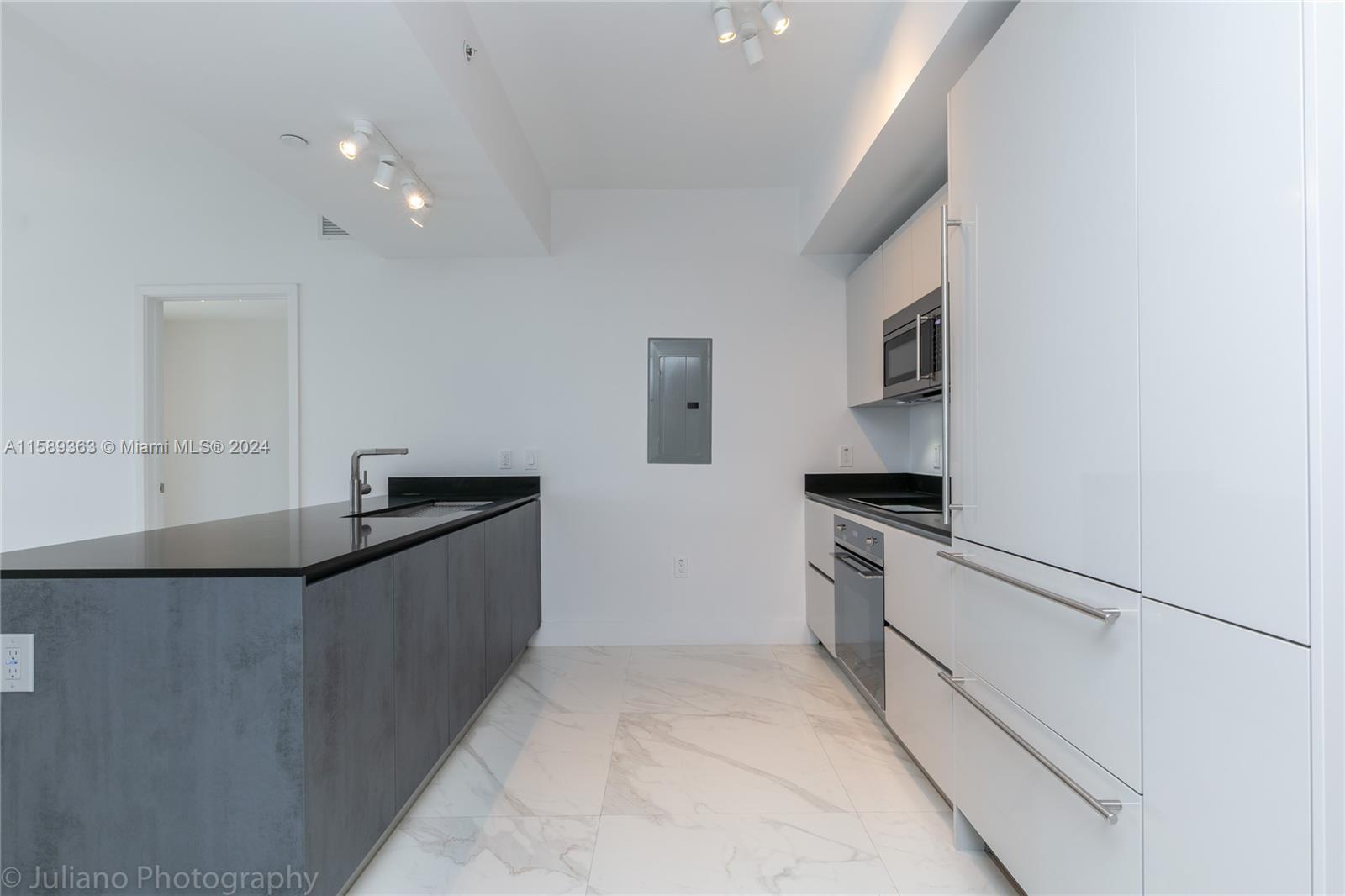 1010 BRICKELL CONDO - Residential Lease