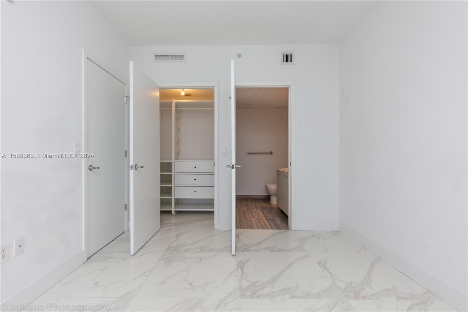 1010 BRICKELL CONDO - Residential Lease