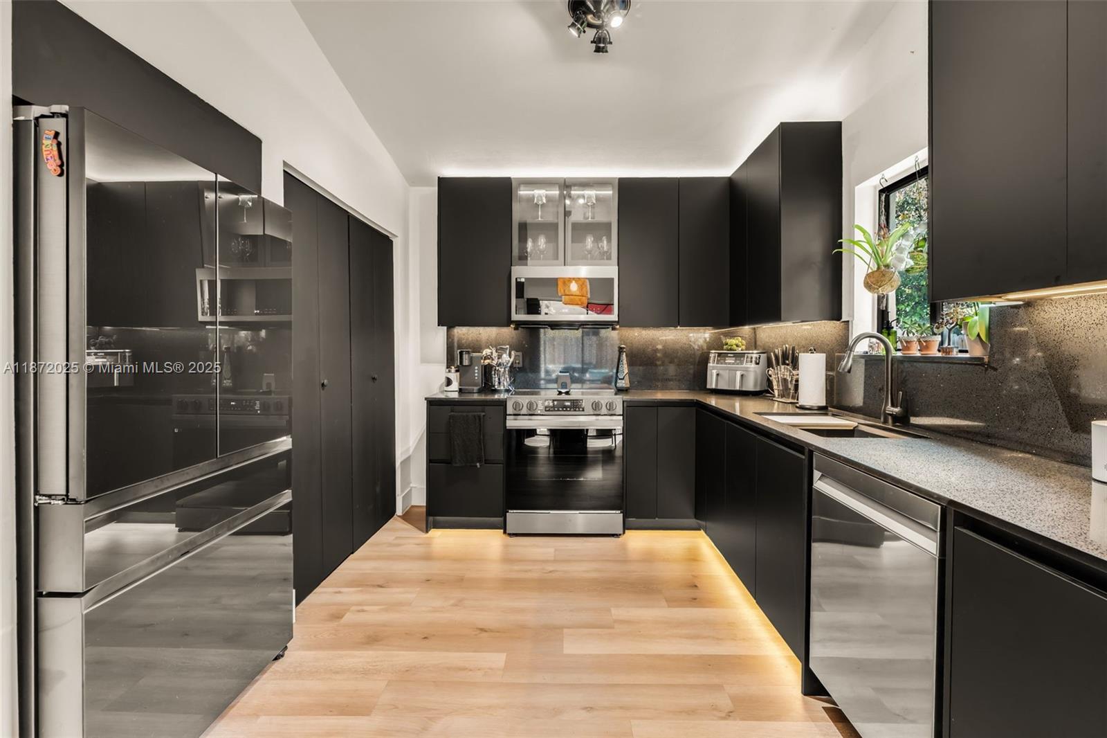 BISCAYNE VILLA HOMES SEC - Residential