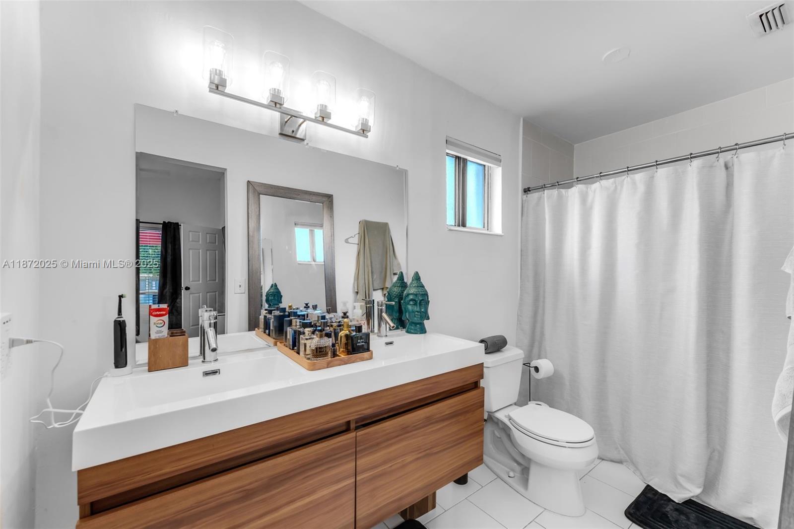 BISCAYNE VILLA HOMES SEC - Residential