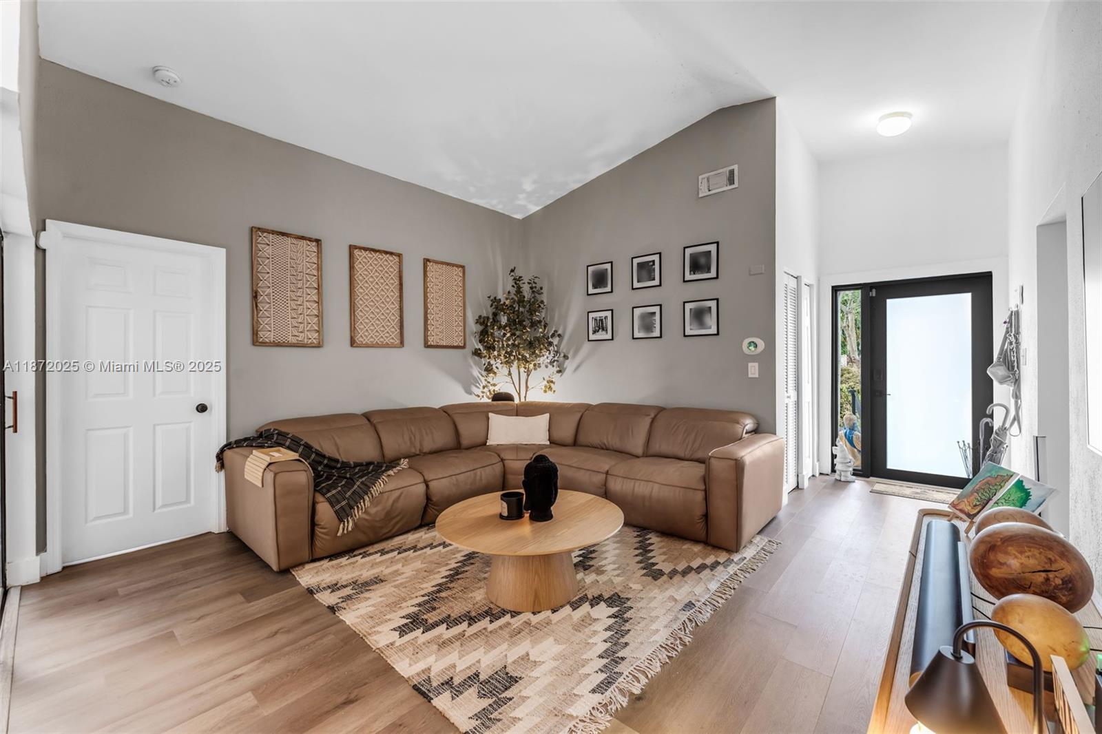 BISCAYNE VILLA HOMES SEC - Residential