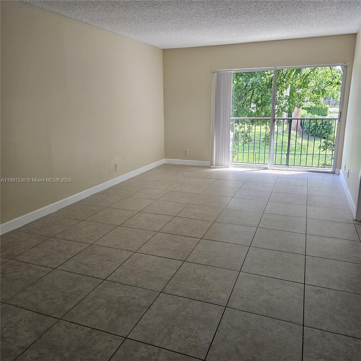 LAKESHORE AT UNIVERSITY P - Residential Lease