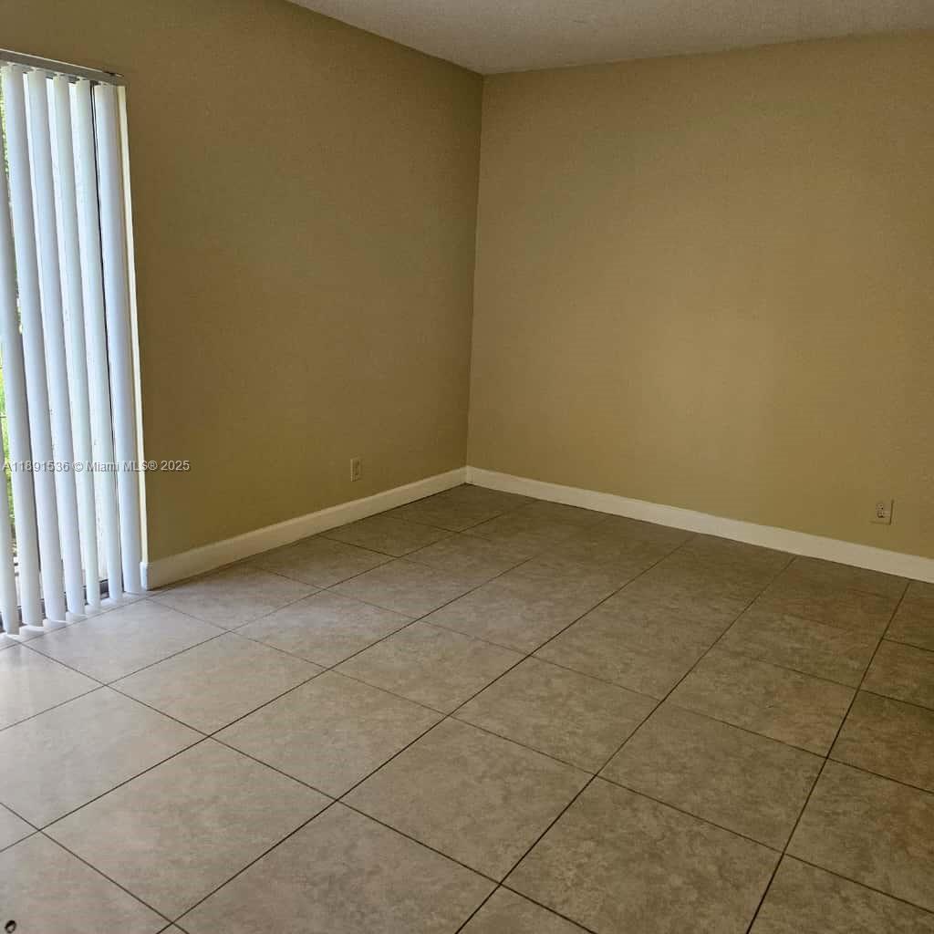 LAKESHORE AT UNIVERSITY P - Residential Lease