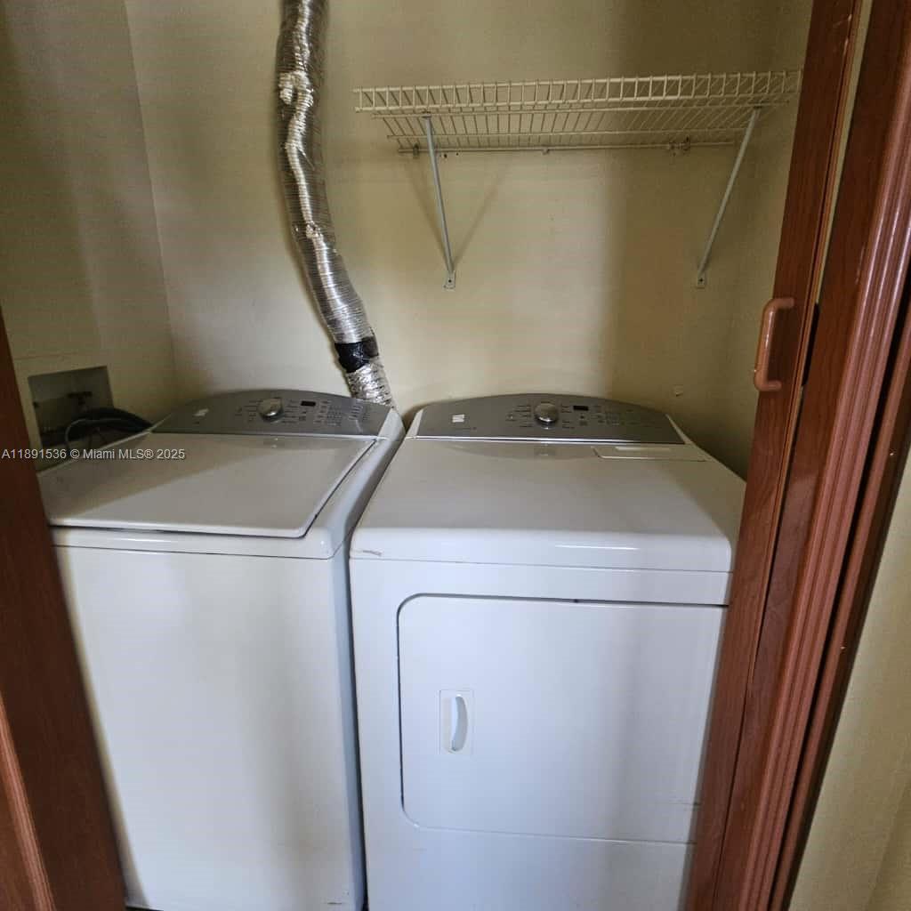 LAKESHORE AT UNIVERSITY P - Residential Lease