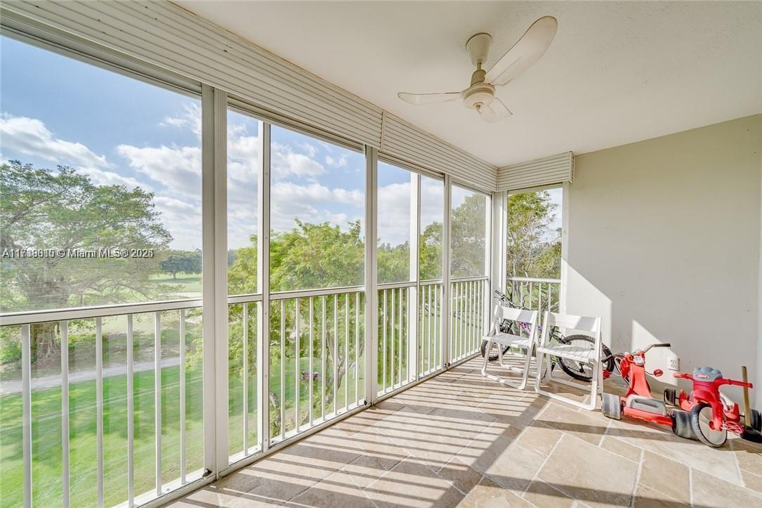 NO 8 PALM-AIRE COUNTRY CL - Residential