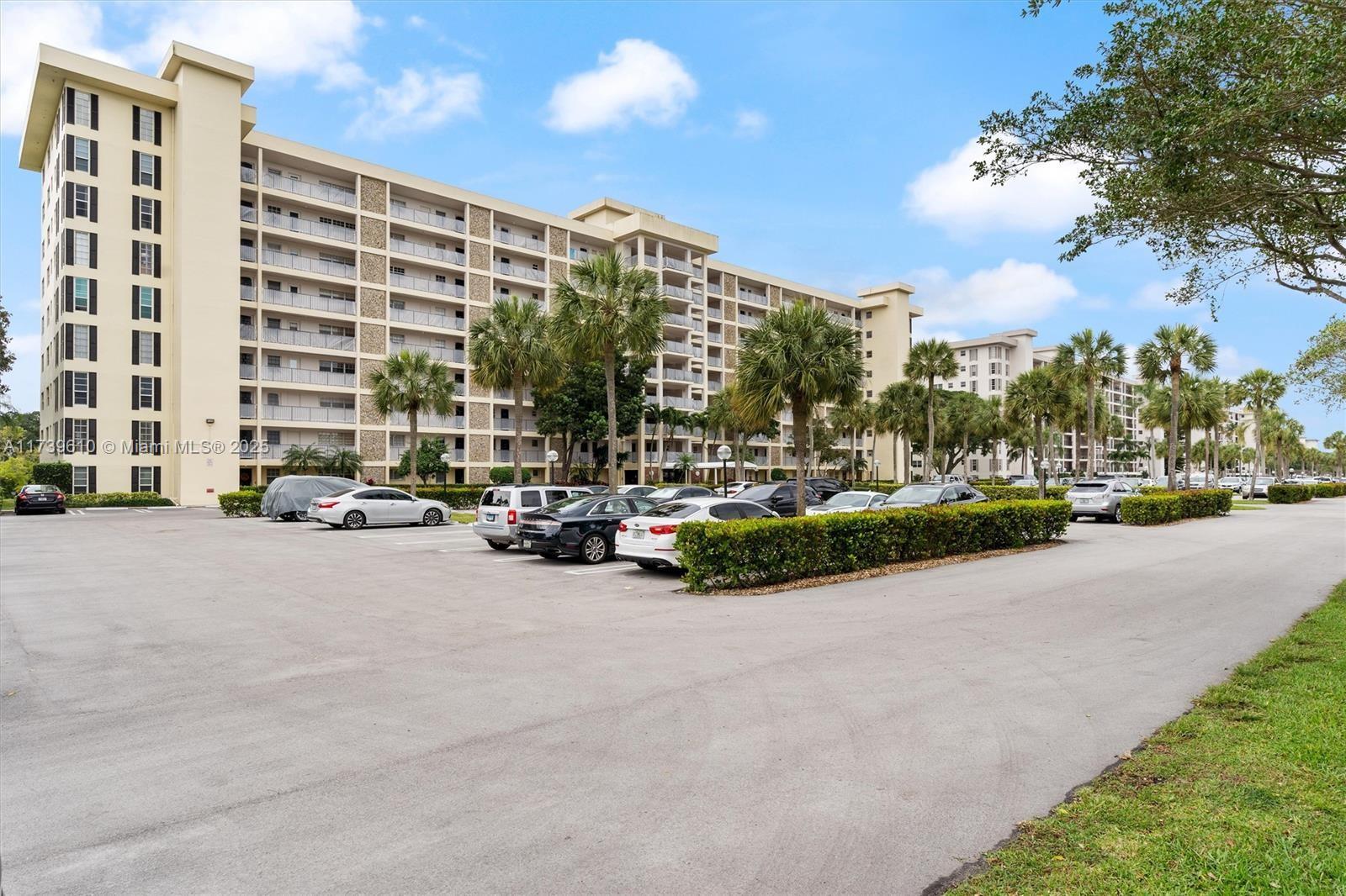 3050 N Palm Aire Dr 401