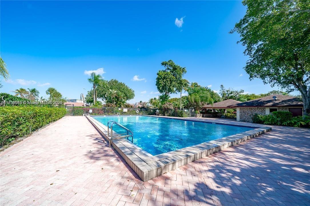 NO 8 PALM-AIRE COUNTRY CL - Residential