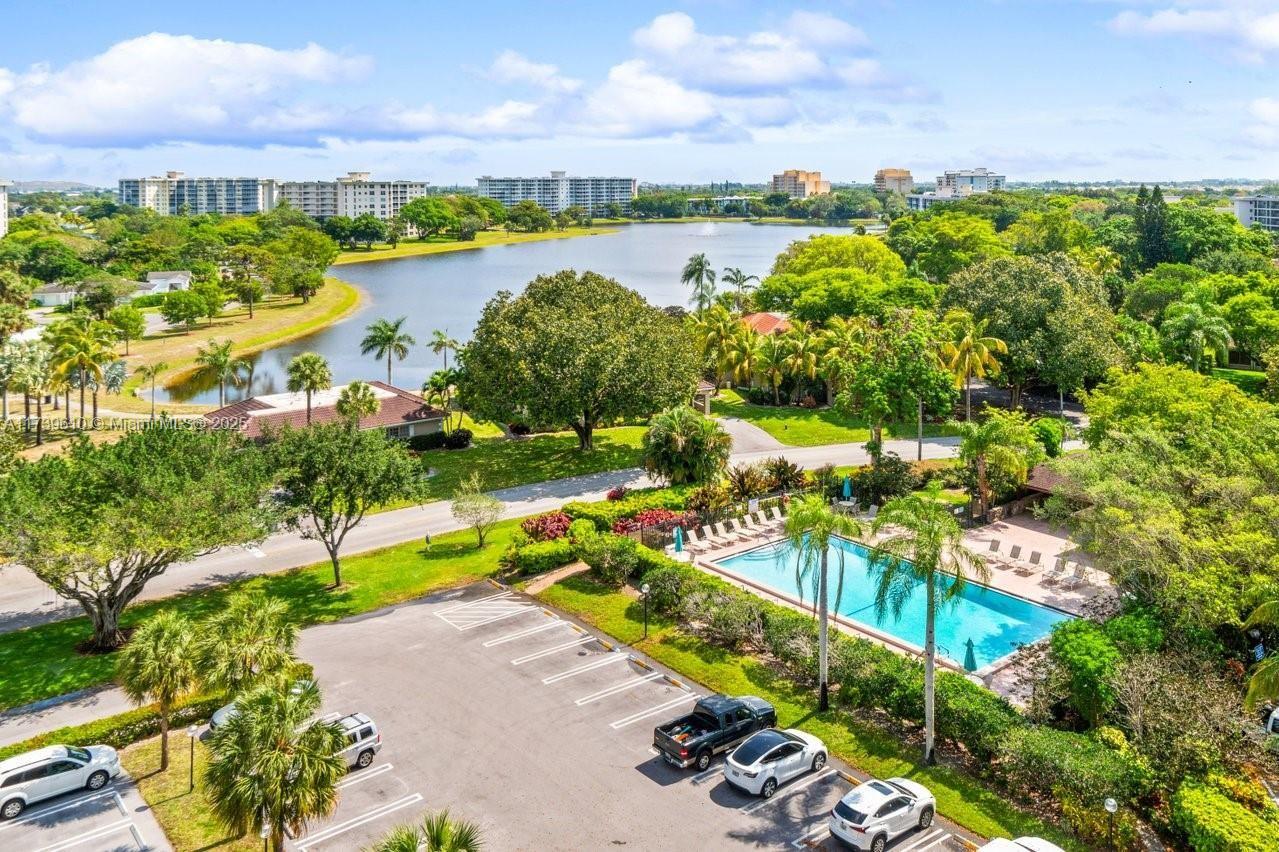 3050 N Palm Aire Dr 401
