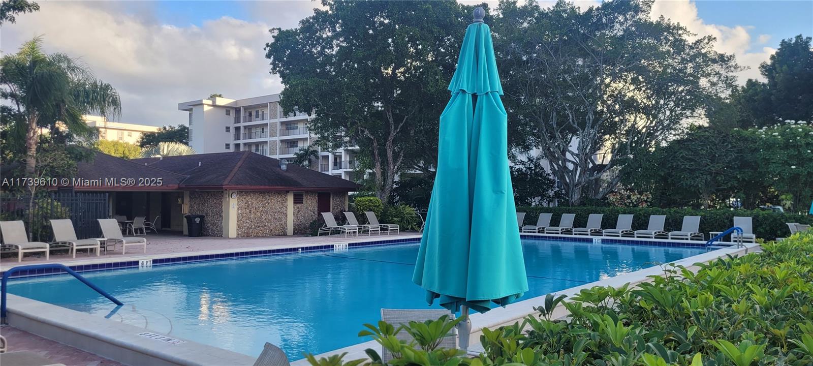 NO 8 PALM-AIRE COUNTRY CL - Residential