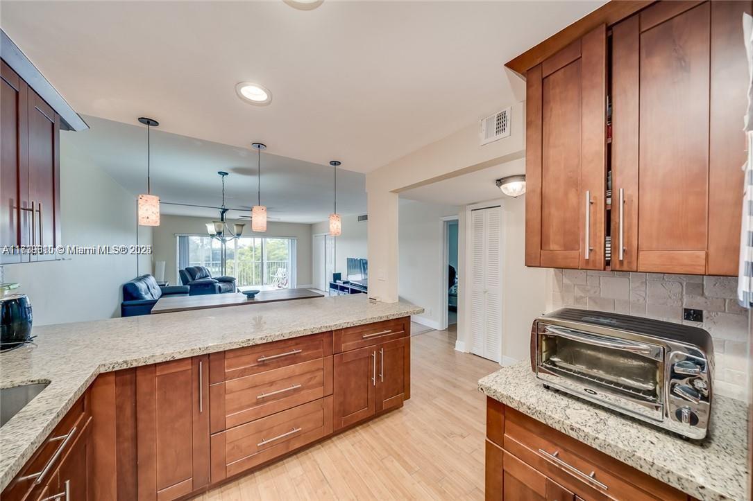 NO 8 PALM-AIRE COUNTRY CL - Residential