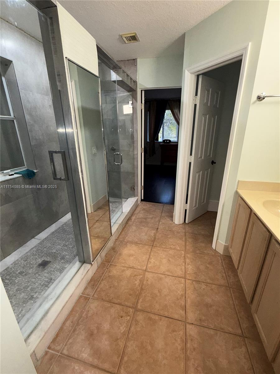 LAGO MAR 1ST ADDN - Residential