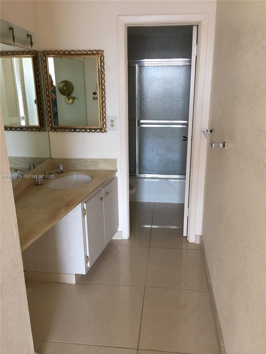 HEMISPHERES CONDO - Residential Lease