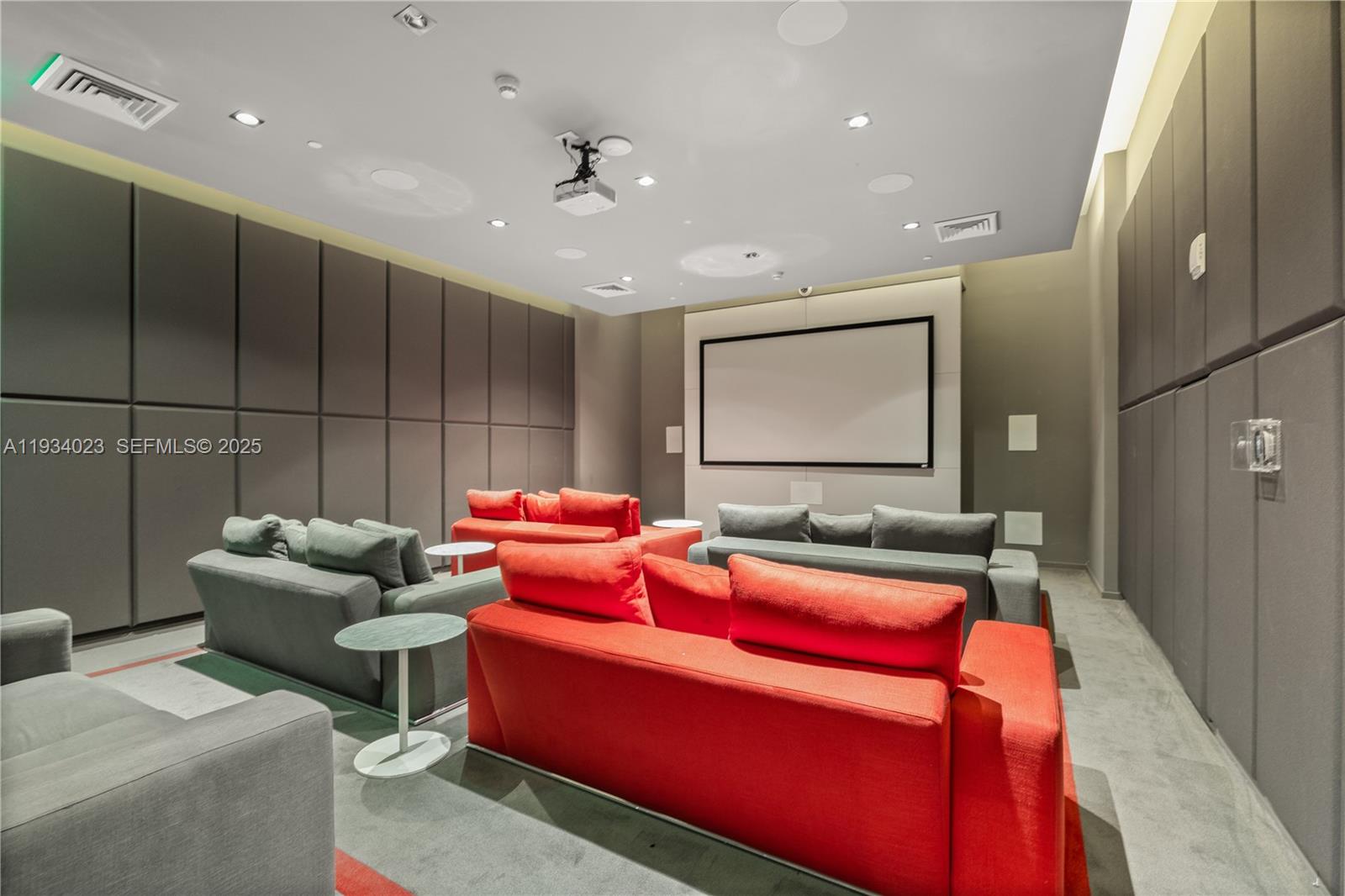 1100 MILLECENTO RESIDENCE - Residential