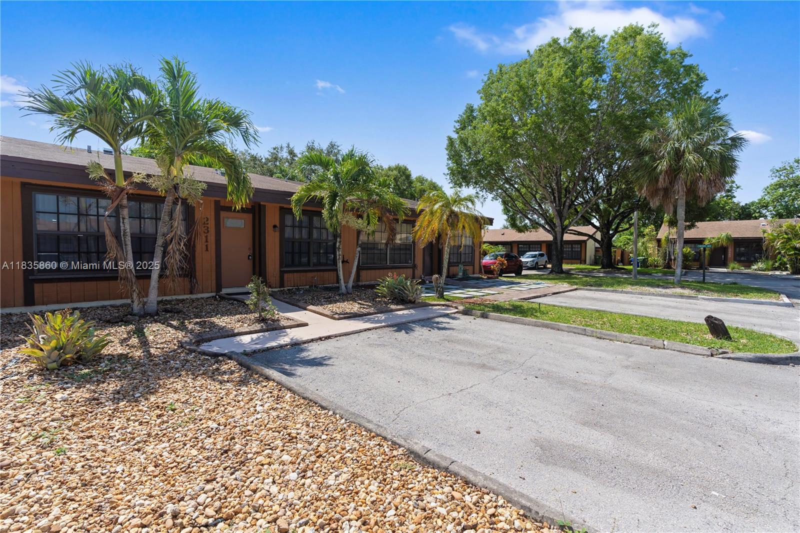 2311 Elm Ct