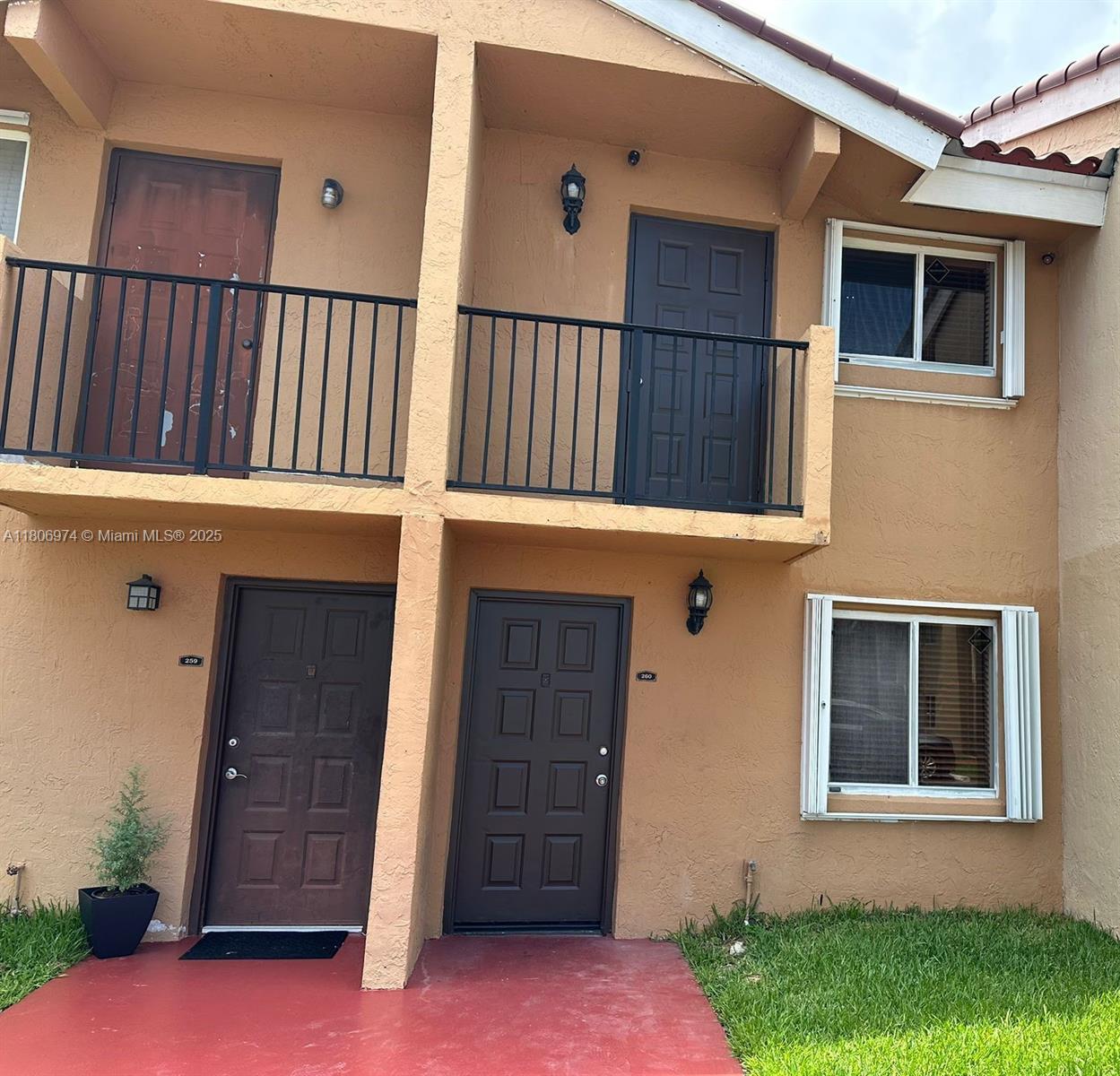 680 Nw 82nd Pl 260, Miami, Broward County, Florida - 2 Bedrooms  
2 Bathrooms - 