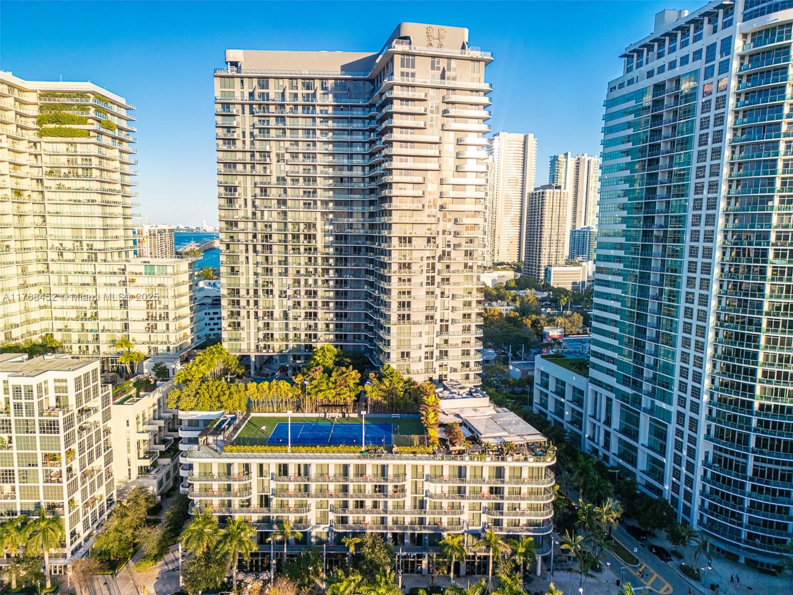 121 NE 34th St 2805
