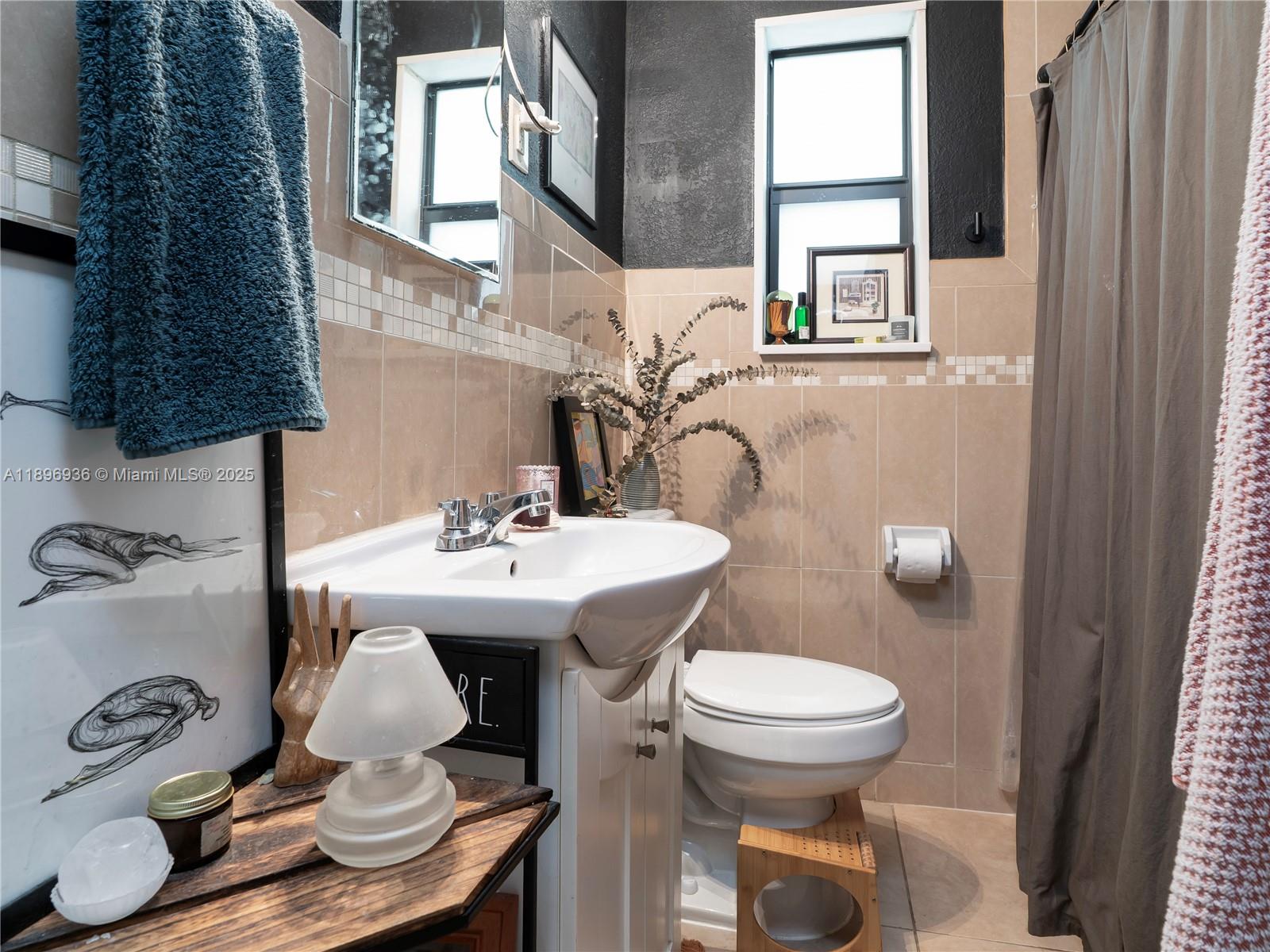 BUENA VISTA HEIGHTS EXTEN - Residential Lease