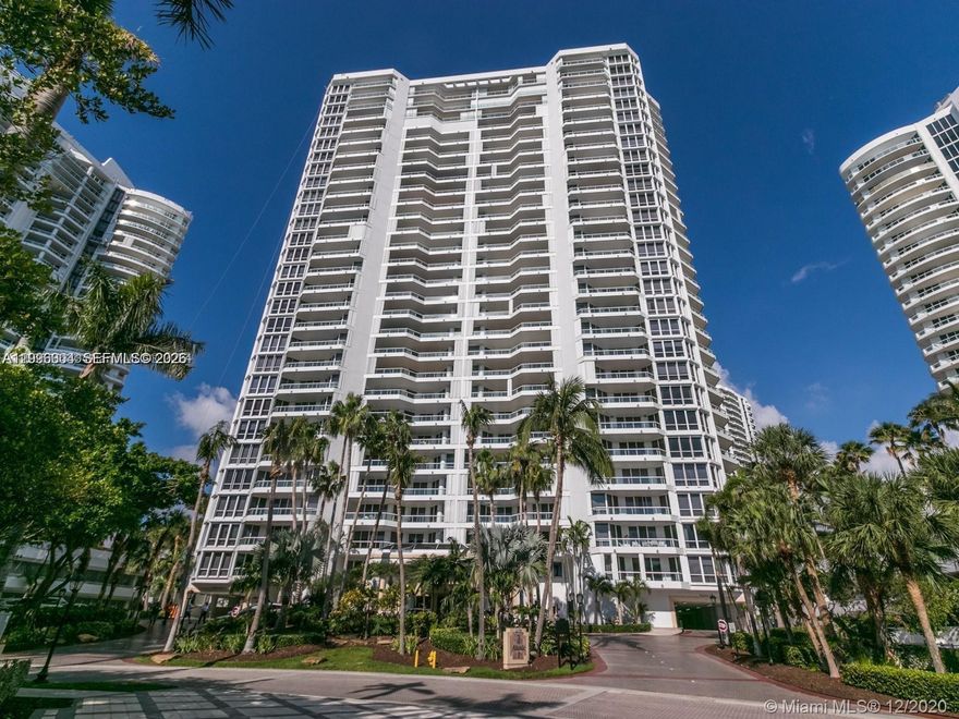 Beautifully renovated 3-bedroom, 3-bath residence in Atlantic II at The Point, offering a perfect blend of comfort and modern elegance. This spacious apartment features sleek porcelain flooring throughout, fully upgraded bathrooms with high-end finishes, and new lighting that enhances every space with a bright, contemporary feel.
Enjoy a well-designed layout with generous living areas, ideal for both everyday living and entertaining. Located in a prestigious waterfront community, residents have access to exceptional amenities including a state-of-the-art fitness center, resort-style swimming pool, heated pool, sauna, spa, community room, and a children’s play area.
Experience upscale living in one of Aventura’s most desirable communities, just minutes from shopping, dining, and entertainment.