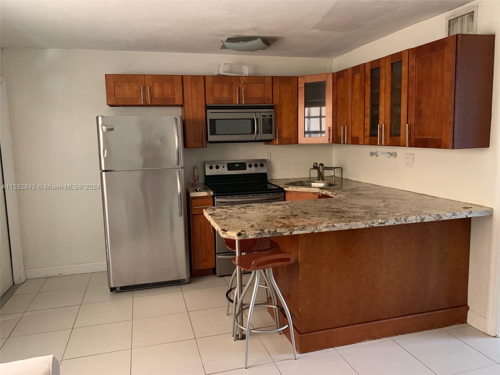 Rental Property at 345 Michigan Ave 28, Miami Beach, Miami-Dade County, Florida - Bedrooms: 1 
Bathrooms: 1  - $2,000 MO.