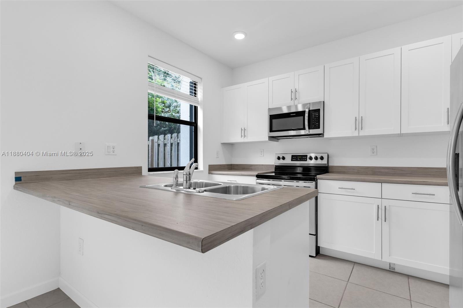 PINE ISLE @PINE VISTA - Residential