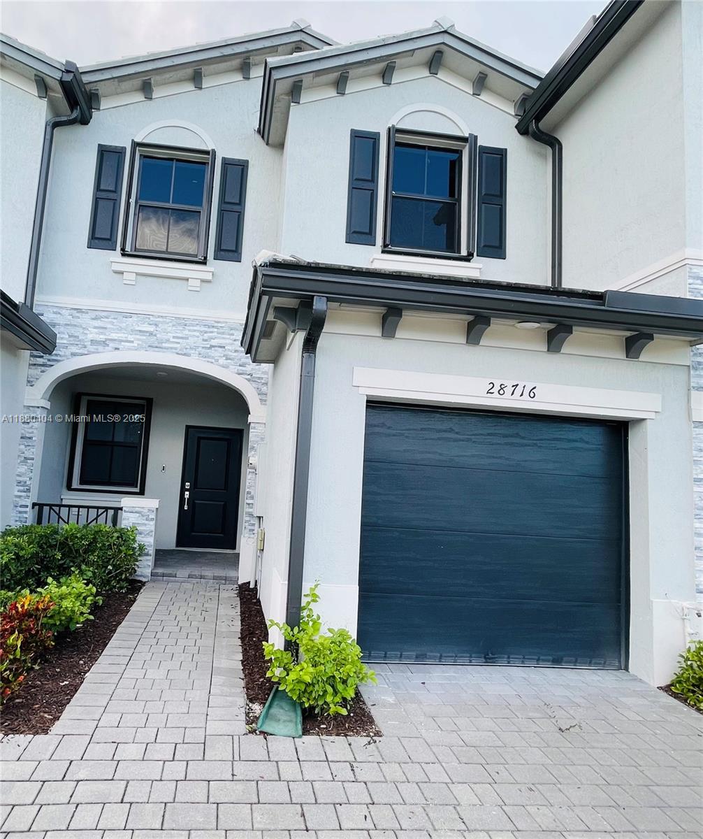 PINE ISLE @PINE VISTA - Residential