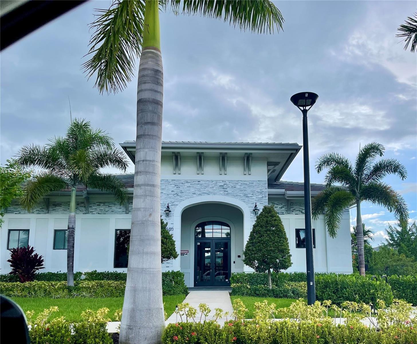 PINE ISLE @PINE VISTA - Residential