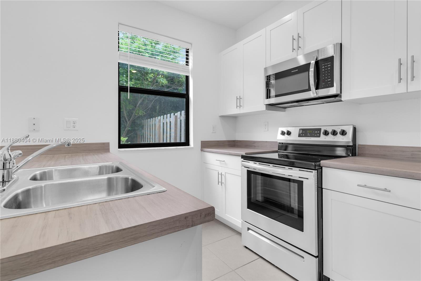 PINE ISLE @PINE VISTA - Residential