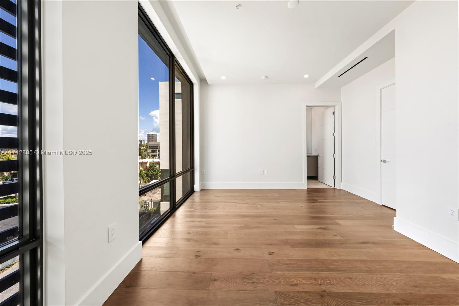 EASTERN SHORES - Residential