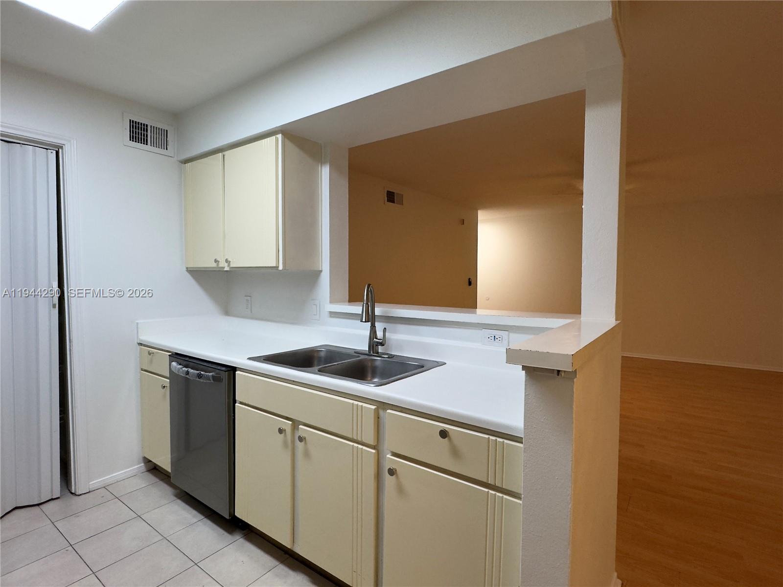 SAILBOAT POINTE CONDO - Residential