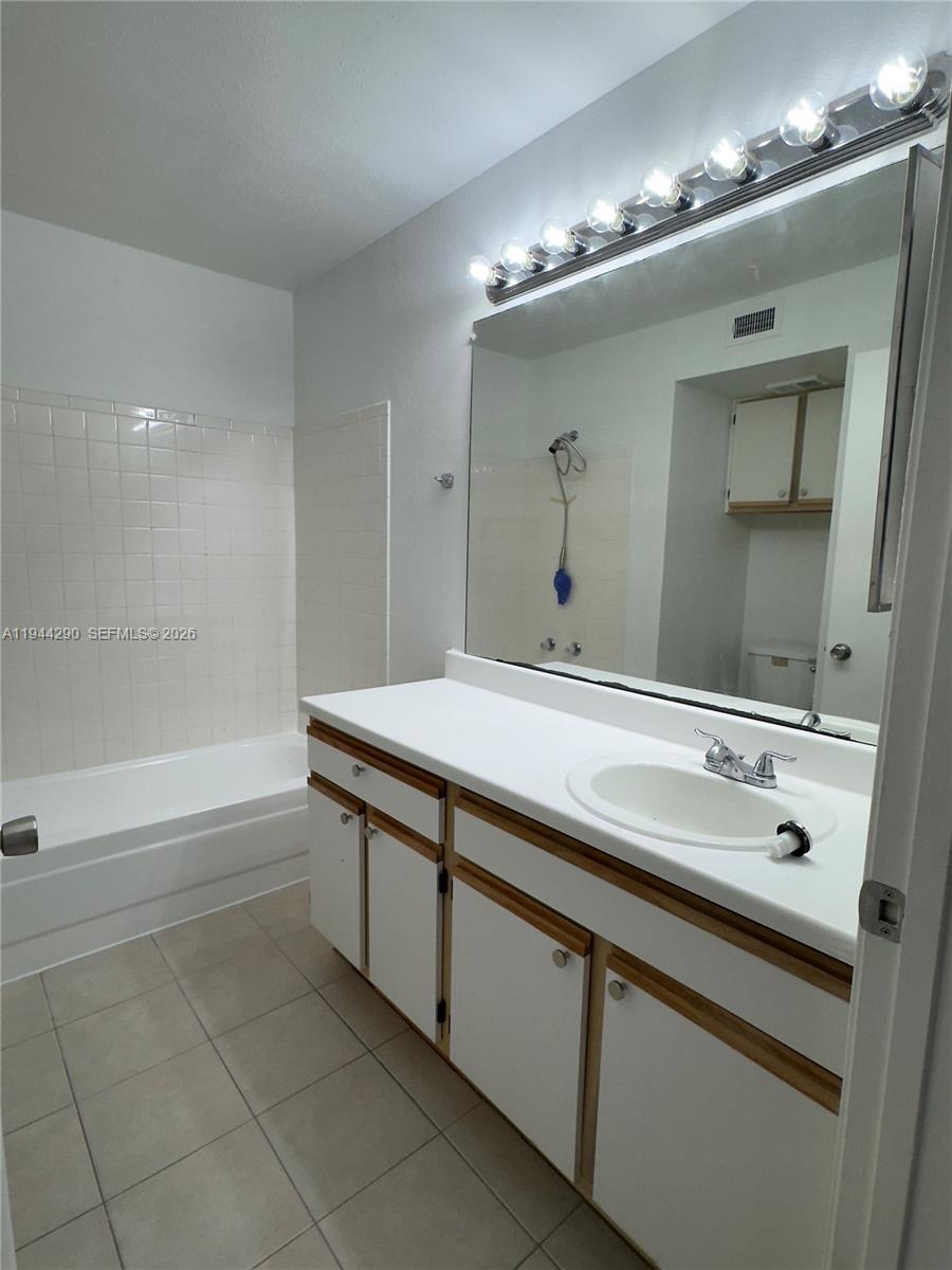 SAILBOAT POINTE CONDO - Residential