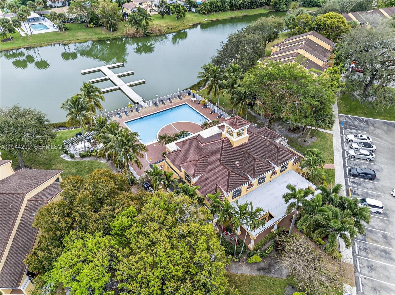 SAILBOAT POINTE CONDO - Residential