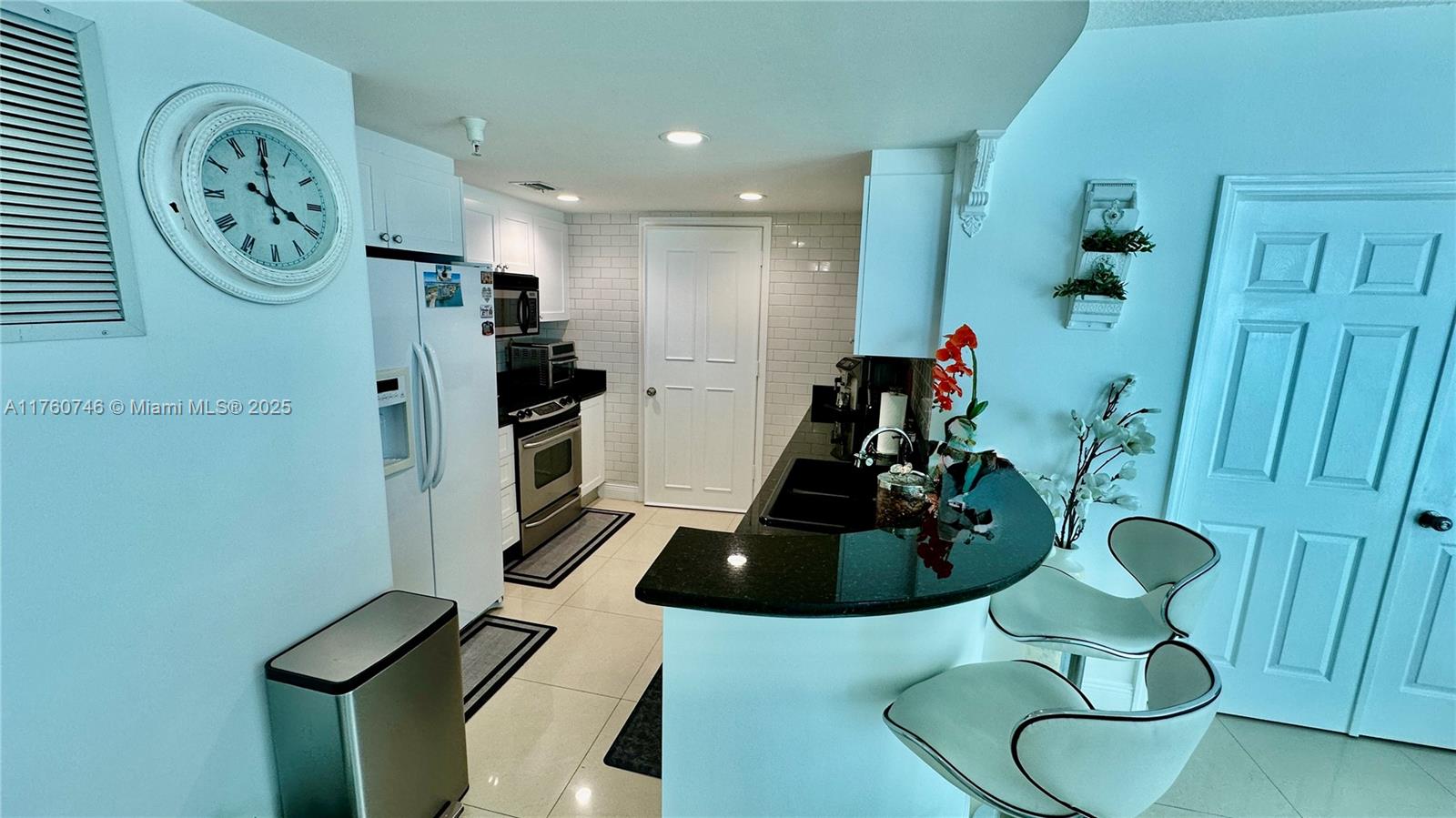 THE BRIDGEWATER CONDO - Residential Lease