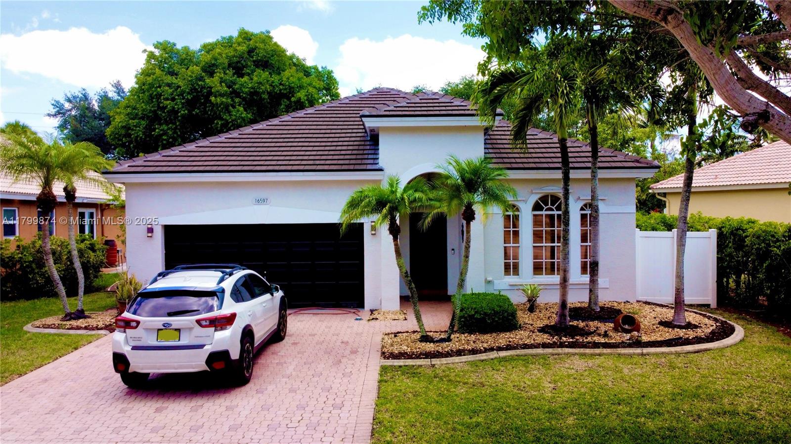 16597 Sw 1st St, Pembroke Pines, Miami-Dade County, Florida - 3 Bedrooms  
2 Bathrooms - 