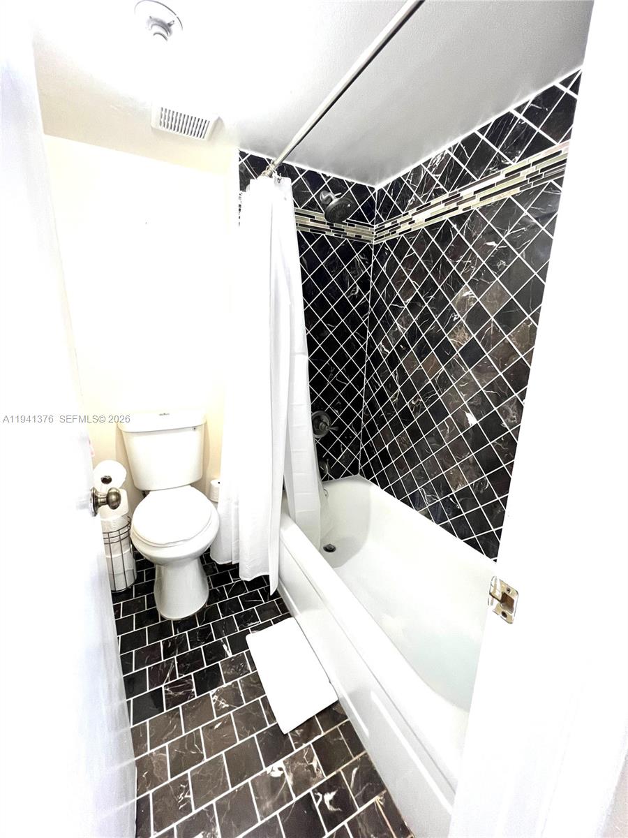 RACQUET CLUB APARTMENTS A - Residential