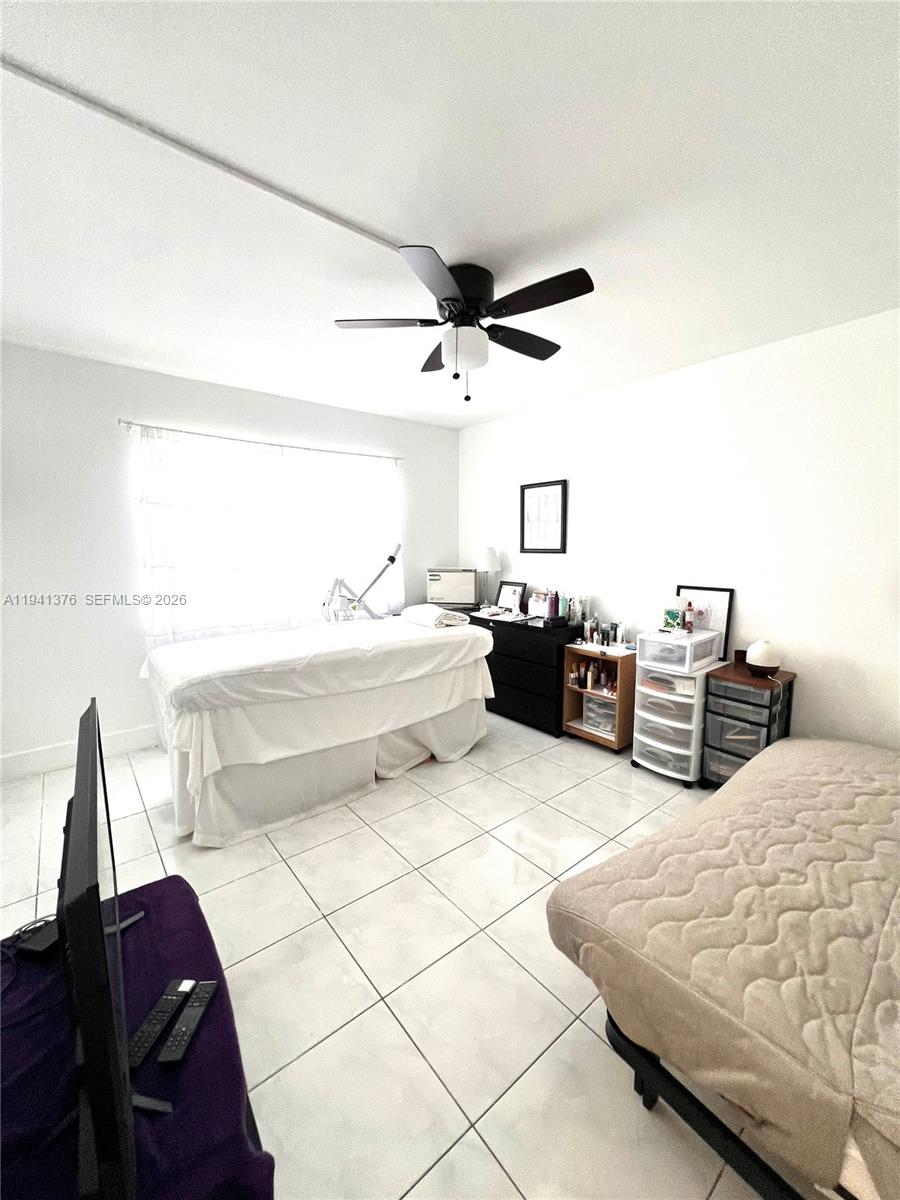 RACQUET CLUB APARTMENTS A - Residential