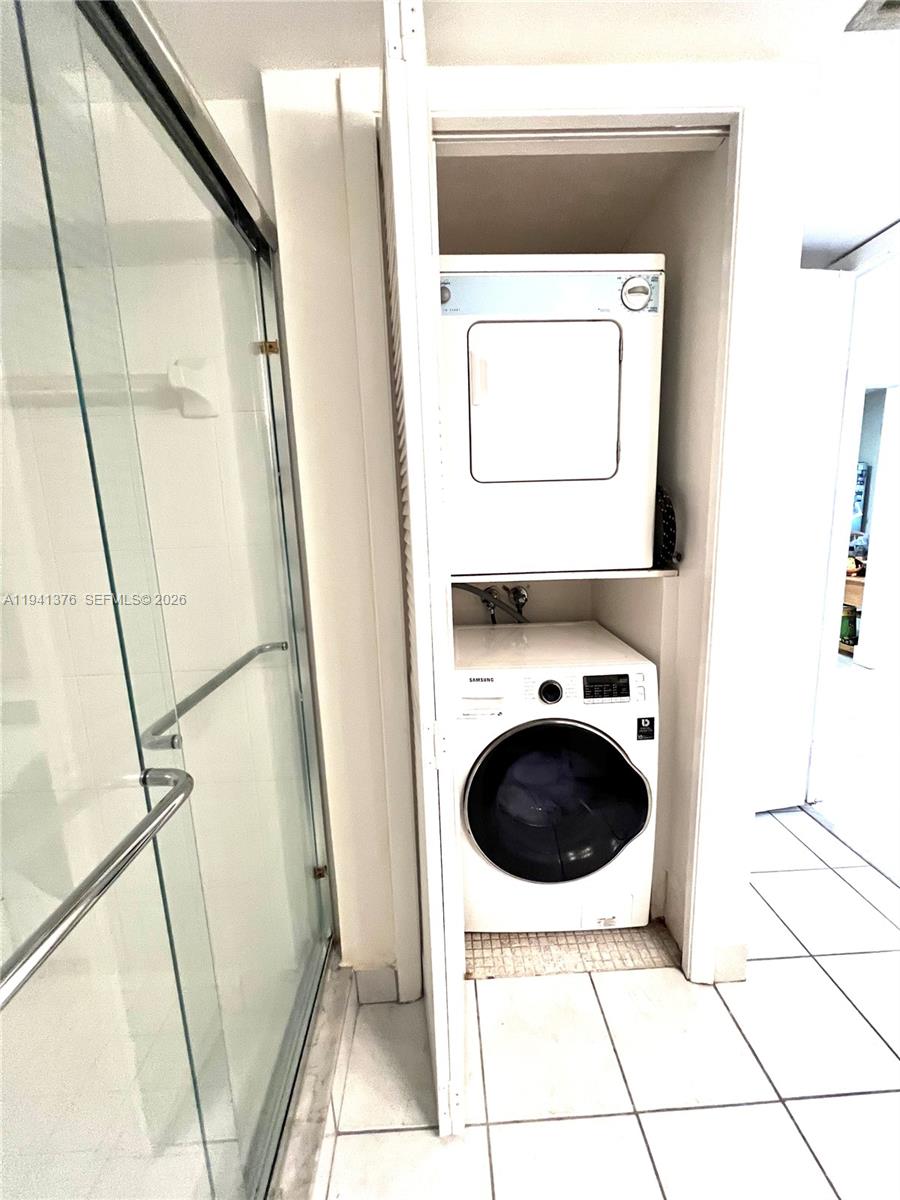 RACQUET CLUB APARTMENTS A - Residential