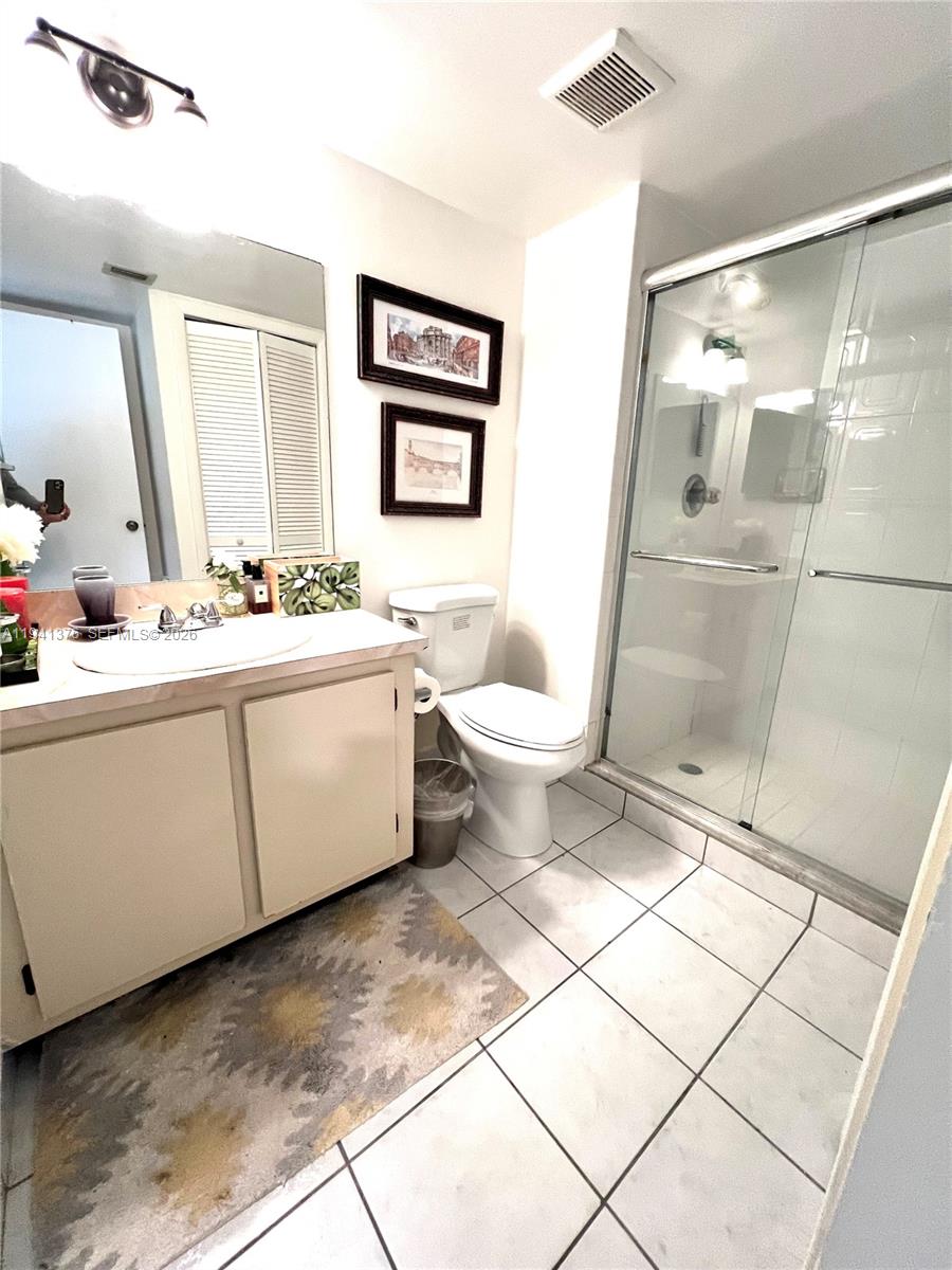 RACQUET CLUB APARTMENTS A - Residential