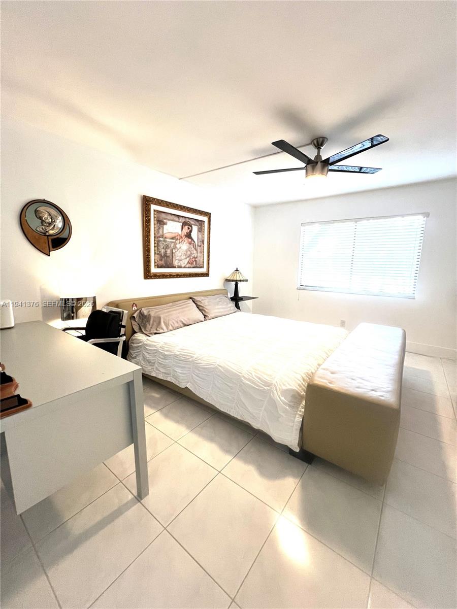 RACQUET CLUB APARTMENTS A - Residential