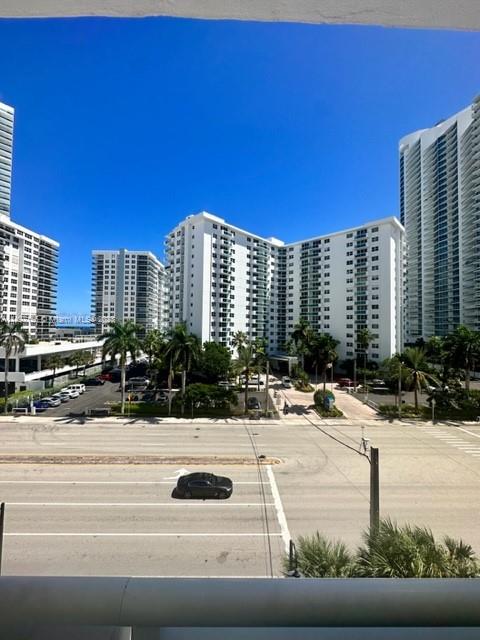 3000 S Ocean Dr 422