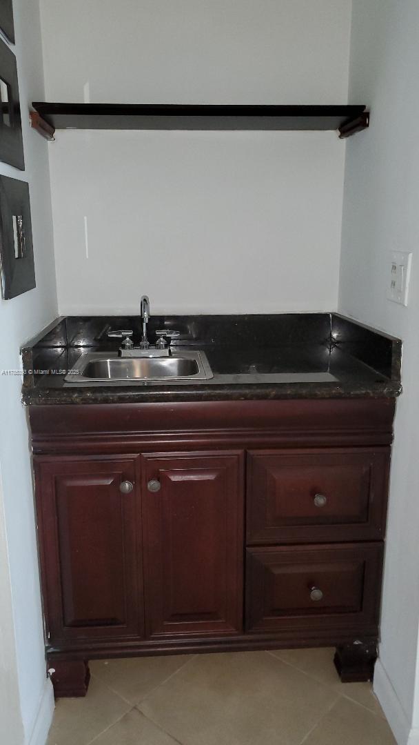 search properties 3 307 Lakeview Dr 102