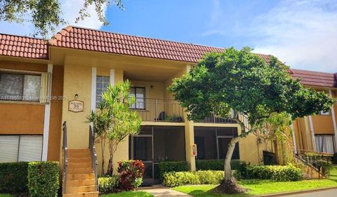 Photo of 307 Lakeview Dr #102, Weston, FL 33326 (MLS # A11785393) Photo of 307 Lakeview Dr #102, Weston, FL 33326 (MLS # A11785393)