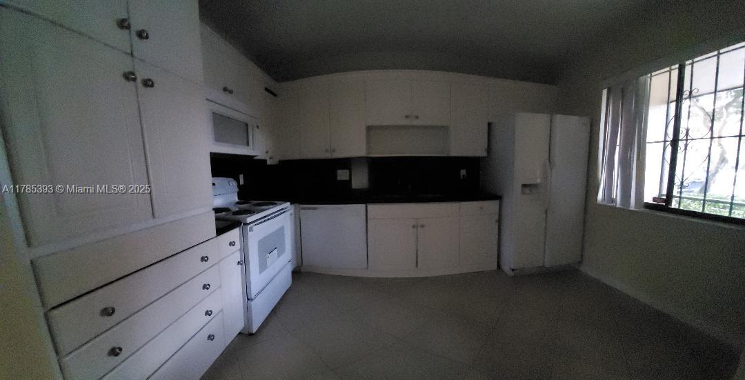 RACQUET CLUB APARTMENTS A - Residential