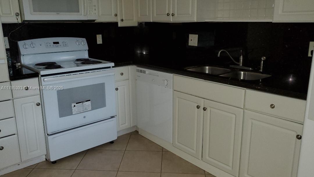 RACQUET CLUB APARTMENTS A - Residential