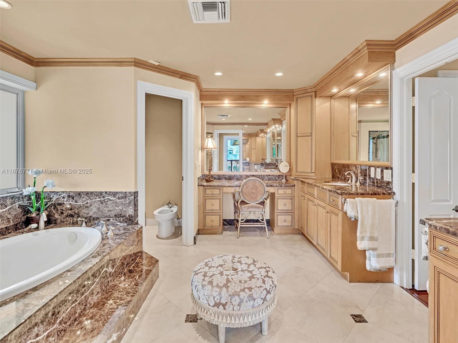 STILWELL ISLES ISLE OF PA - Residential