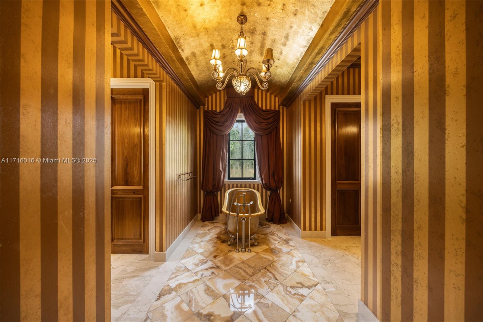 MARTIN SUBURBAN ACRES - Residential