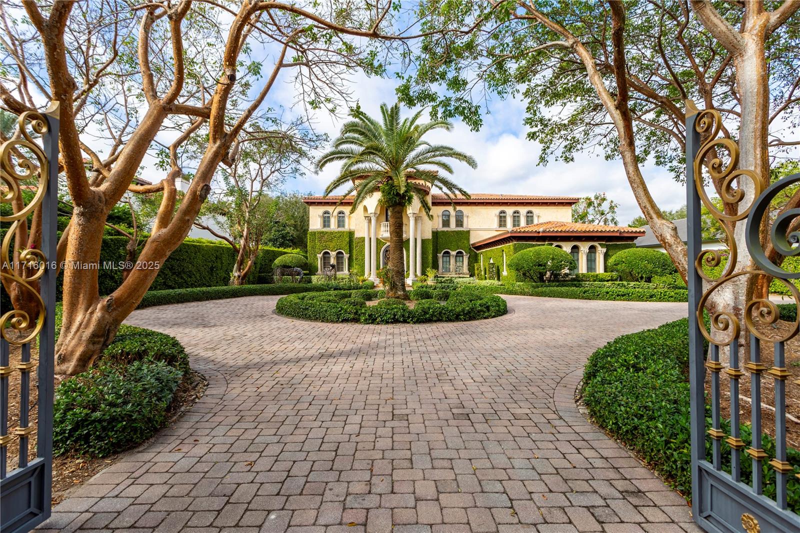 9940 W Suburban Dr