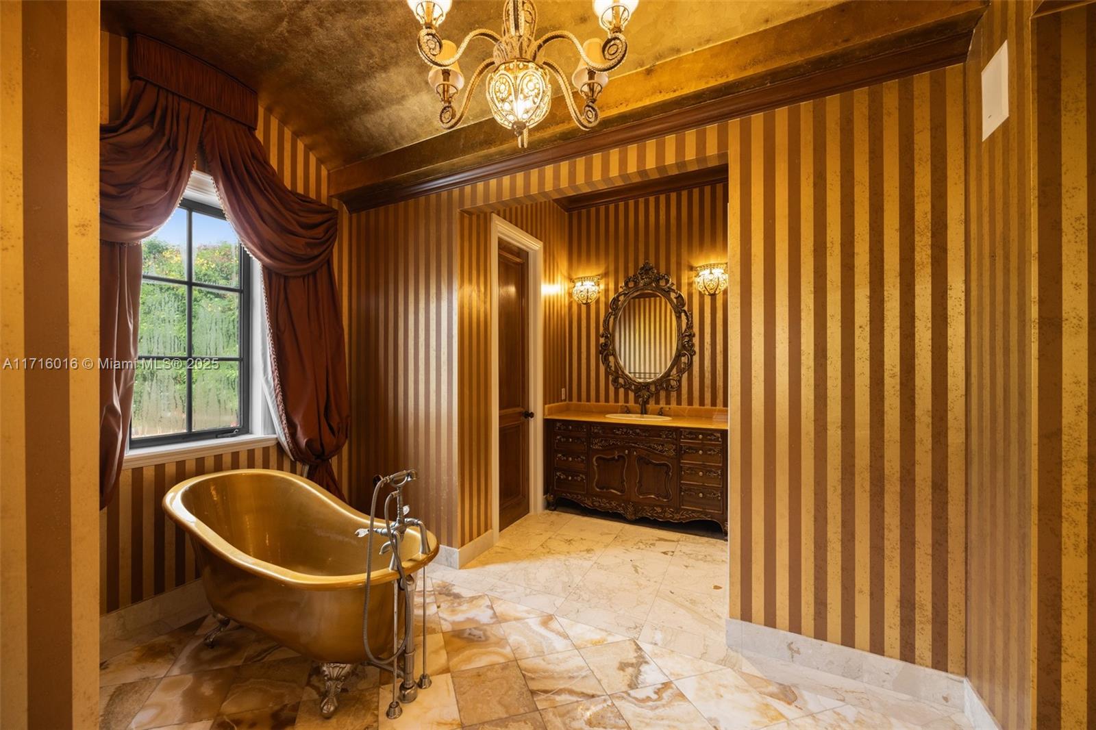 MARTIN SUBURBAN ACRES - Residential