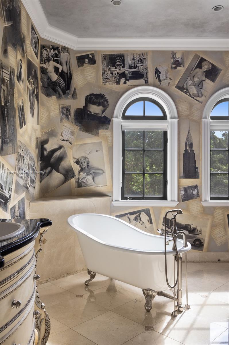 MARTIN SUBURBAN ACRES - Residential