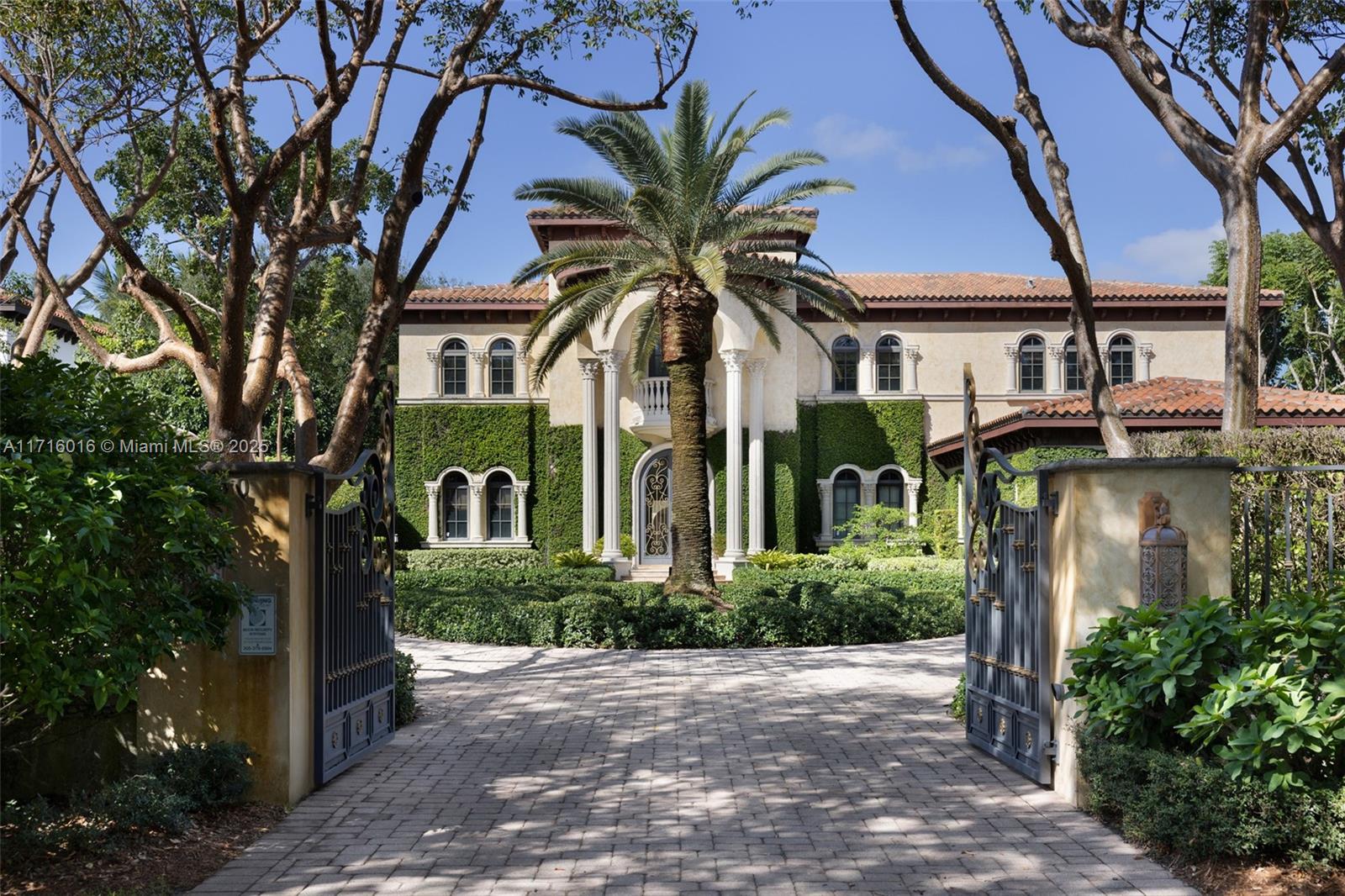 MARTIN SUBURBAN ACRES - Residential