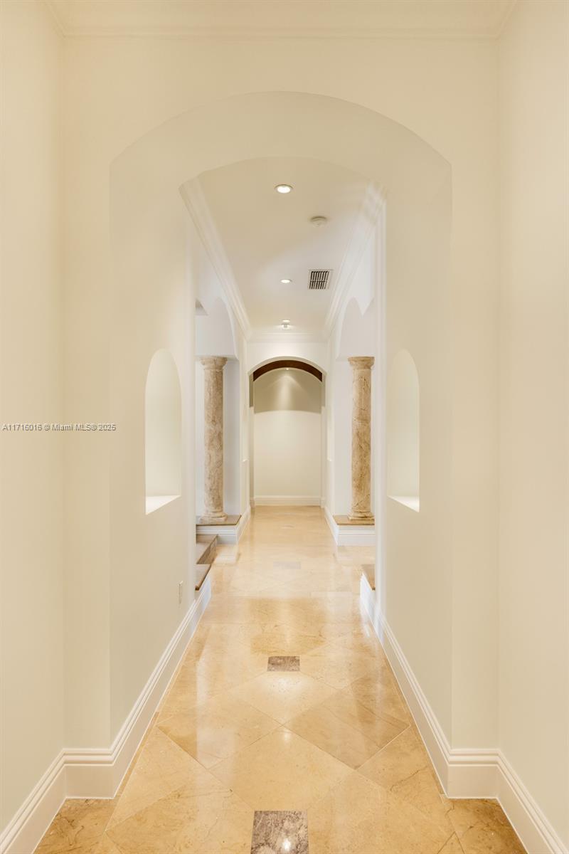 MARTIN SUBURBAN ACRES - Residential